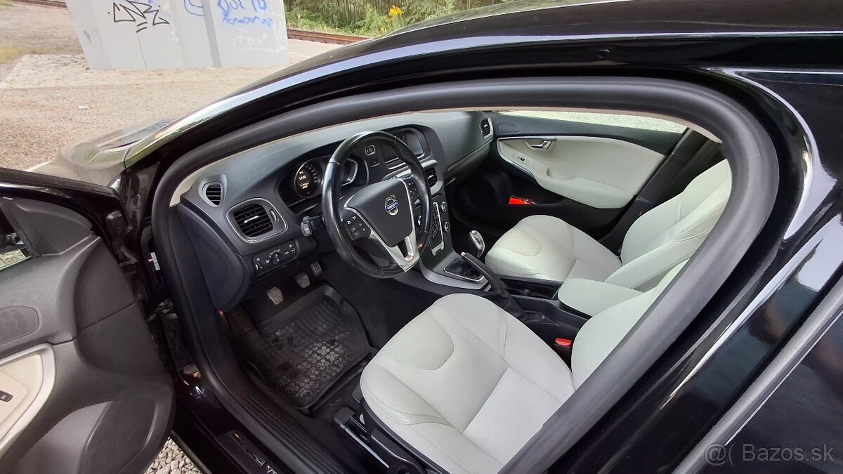 Volvo V40, 1.6.diesel,84 kw, r.v.2014 - 8