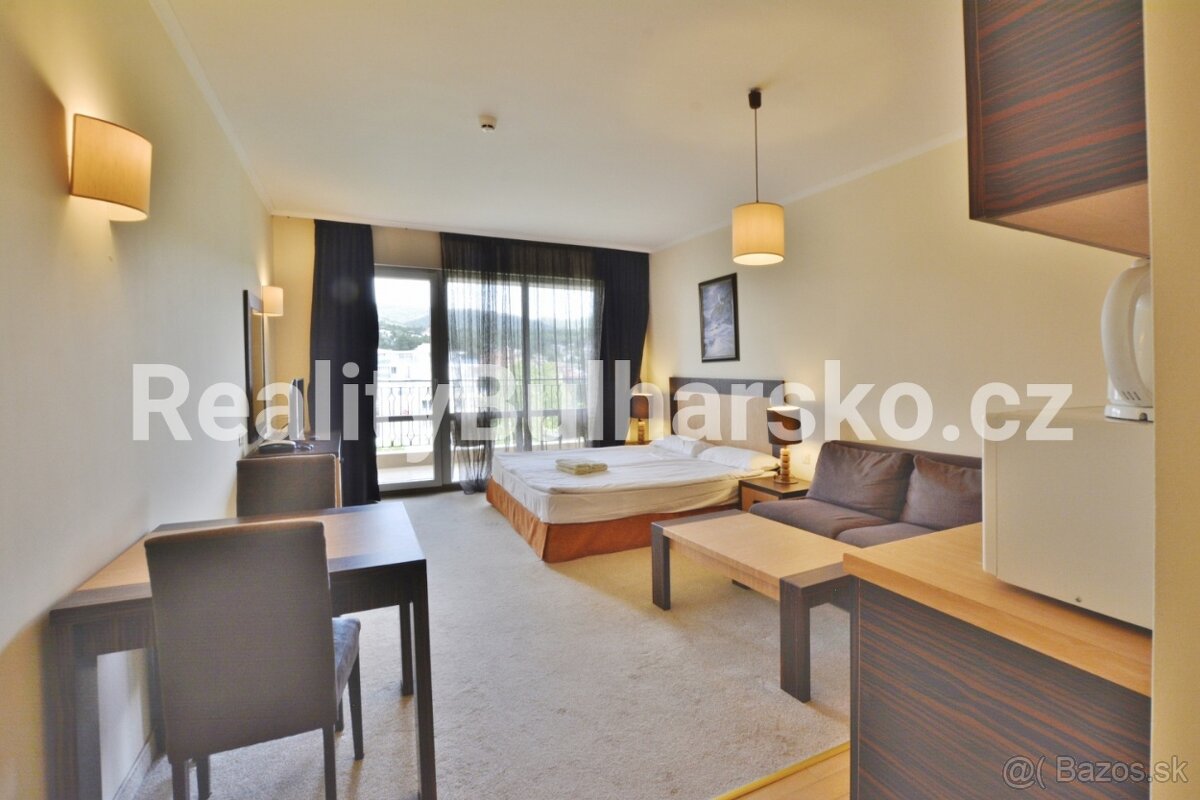 Velmi prostorné a plně zařízené studio (1+kk, 50 m²) s balko - 8