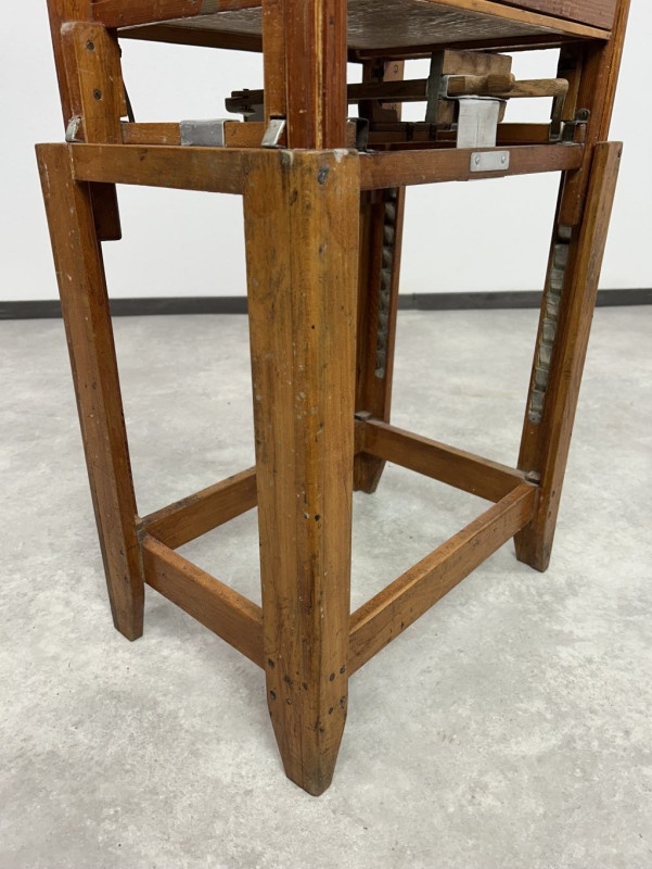 Vintage maliarsky výškovo nastaviteľný stojan / stolík - 8