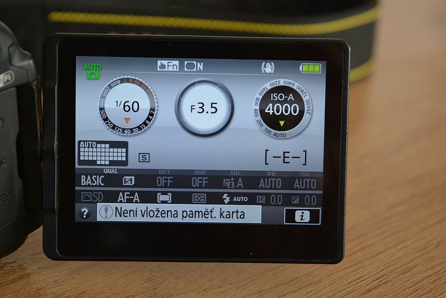 Nikon D5600 wifi BT - dotyk.dis. - VR objektiv AF-P 13tis.sn - 8