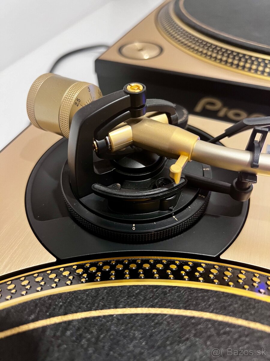 Gramofon Pioneer - 8