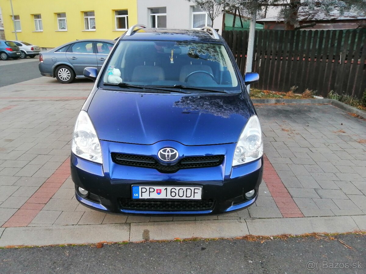 Ťoyota Corola Verso 2.2 DiF - 8