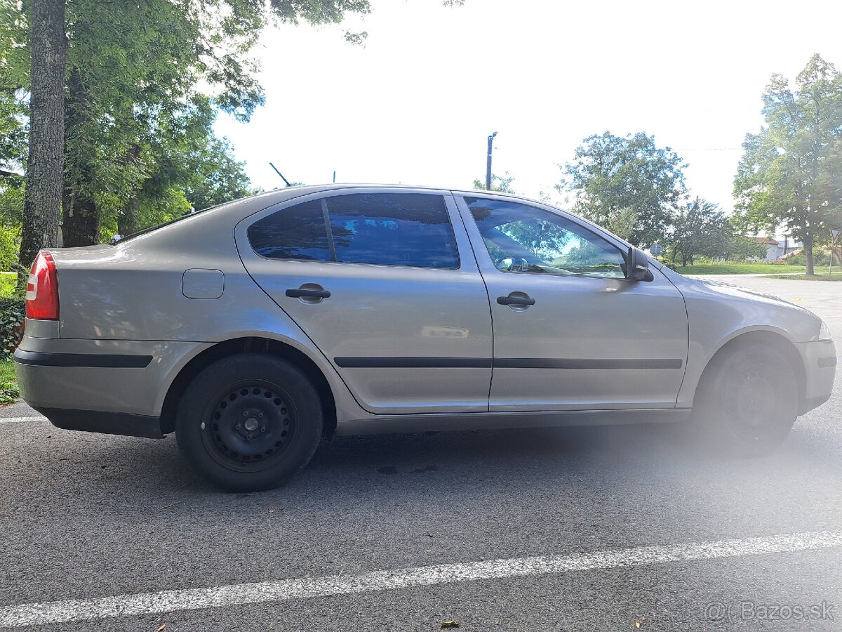 Škoda octavia 1.6 Benzín - 8