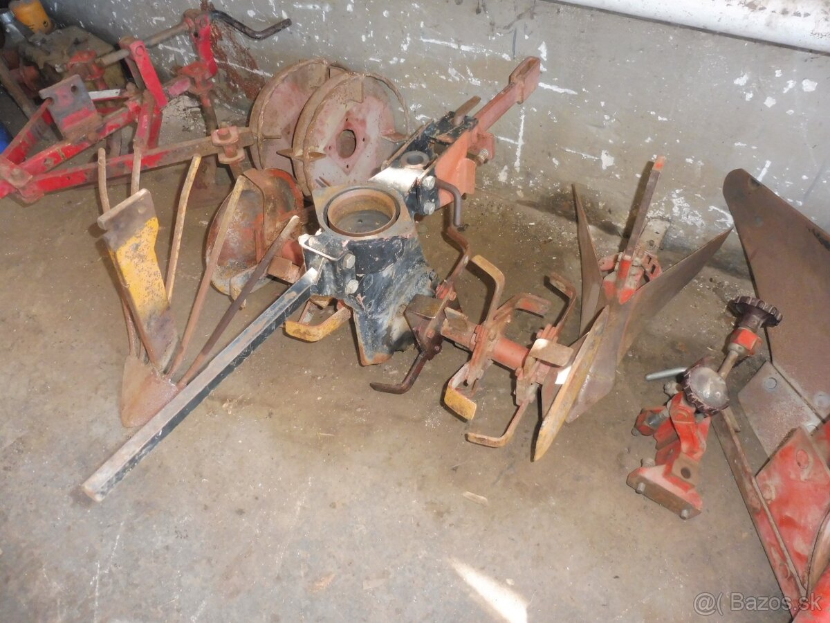 predám malotraktor vari s náradím a príslušenstvom - 8