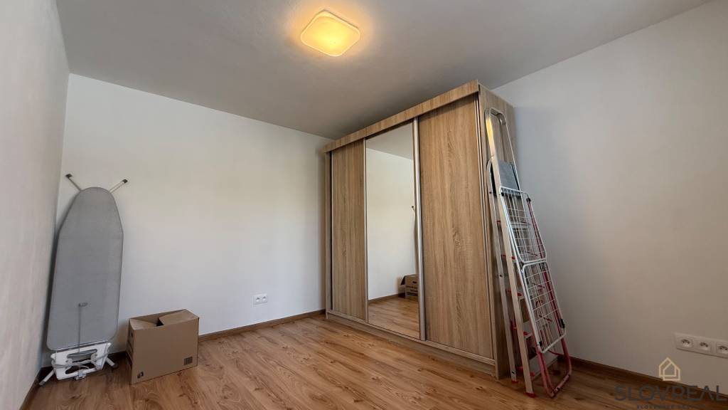 SLOVREAL - Predaj rodinný dom kúsok od mesta Žarnovica v obc - 8