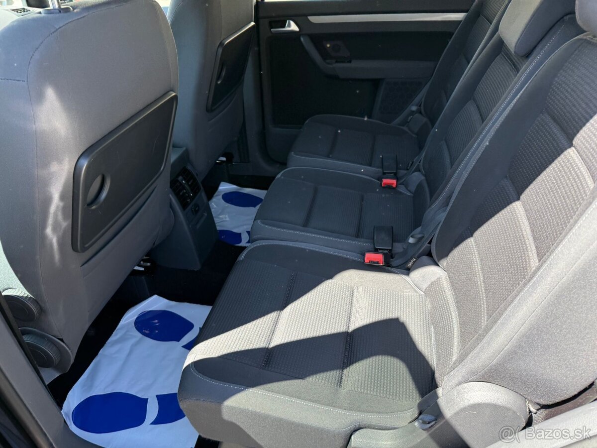►VW TOURAN 1,6 MPI FREESTYLE - 75 kW, NAVI, PARK. SENZORY◄ - 8