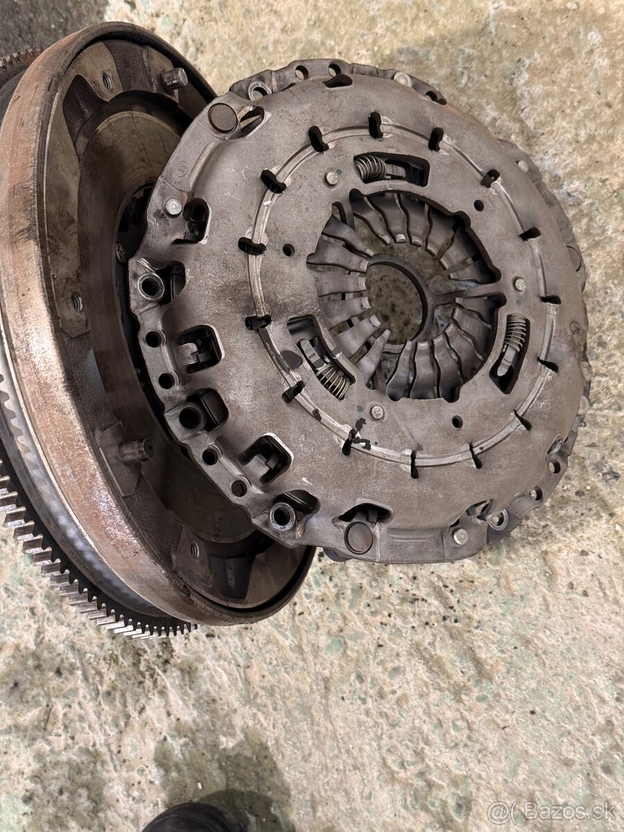 BMW e90 e91 318d 320d n47 - 8