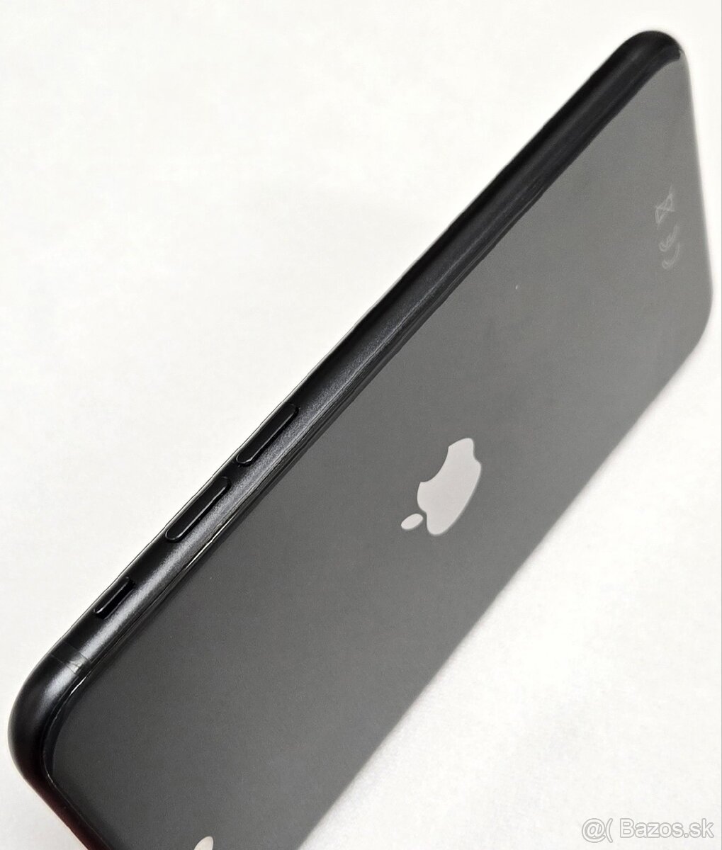 Iphone SE 2020 - 8