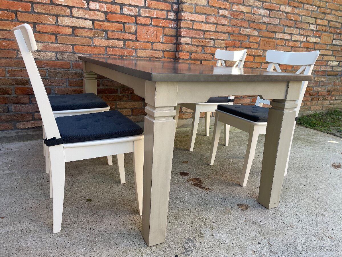 Masívny jedálenský stôl a 4 jedálenské stoličky - 8