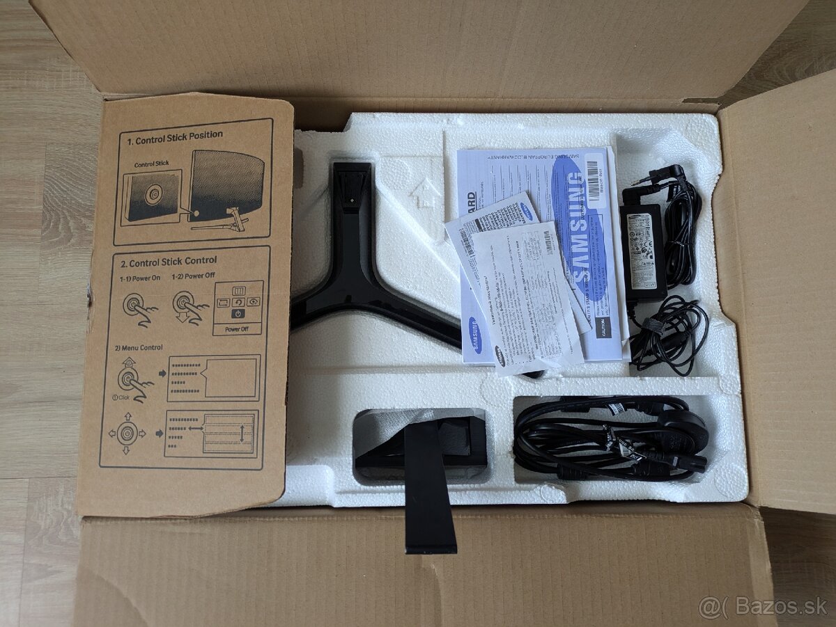 Samsung C24F396 - prasknuty display - 8