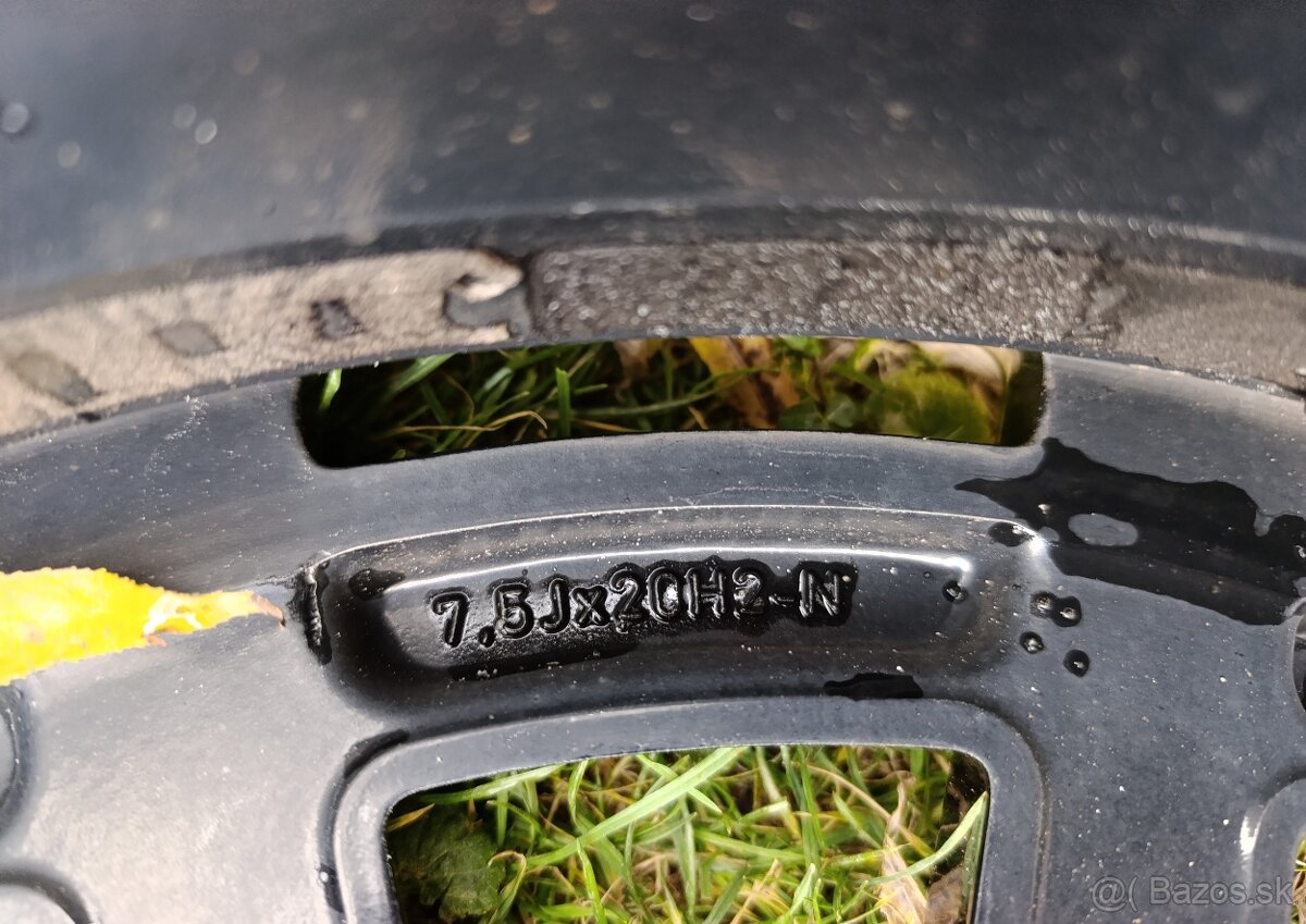 Mercedes AMG r20 - 8