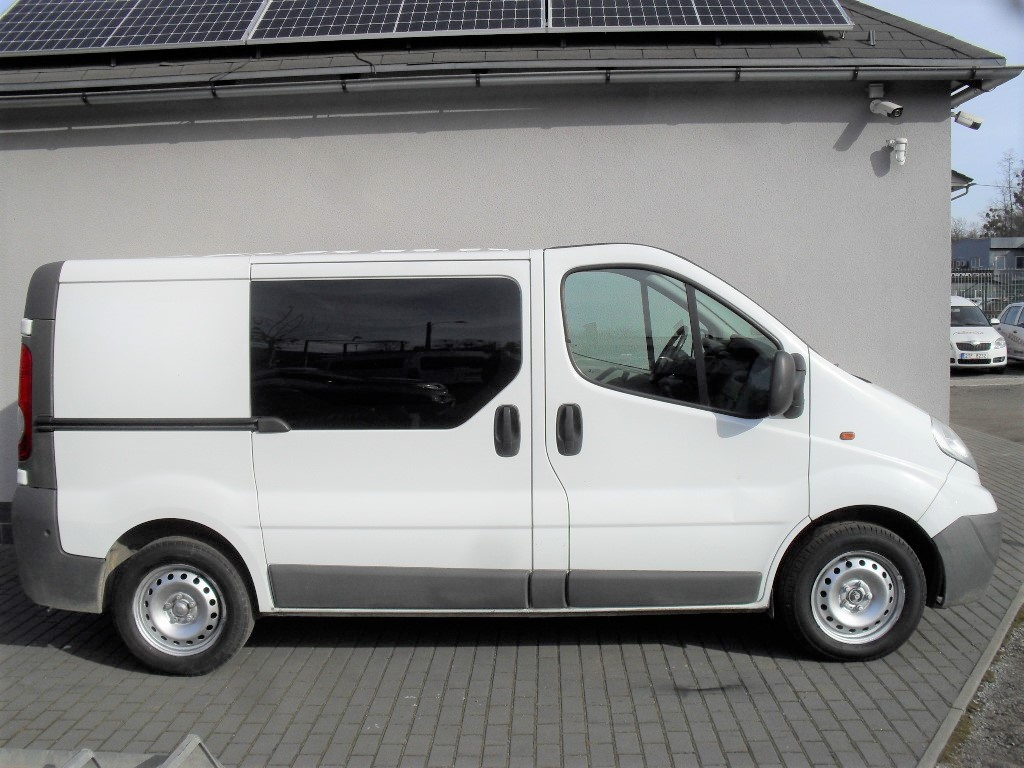 Opel Vivaro 2,0 CDTI 6 Míst Klima 219.000Kč - 8