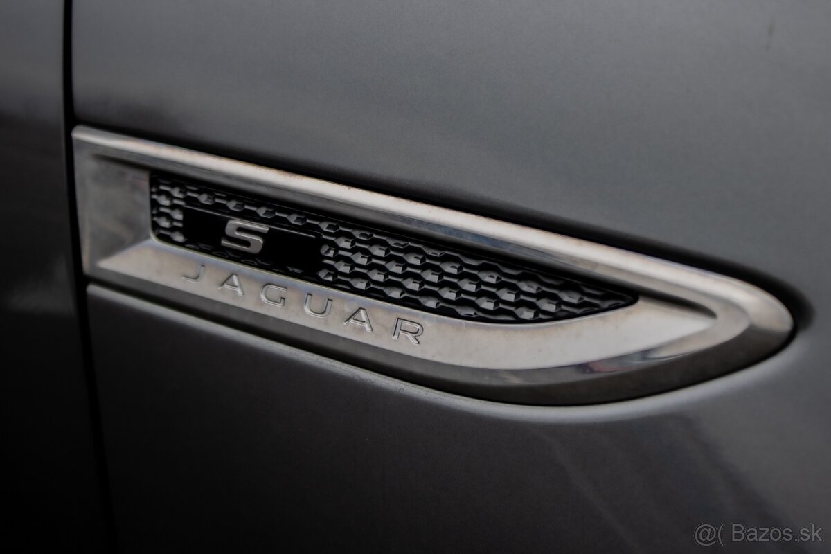 Jaguar E-Pace 2.0 AT9 110kW AWD Black Edition odpočet DpH - 8