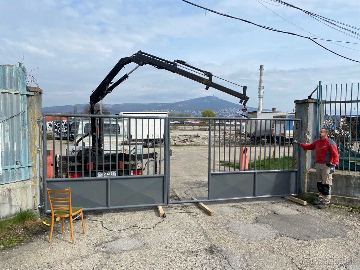 Auto s Hydraulickou rukou - 8