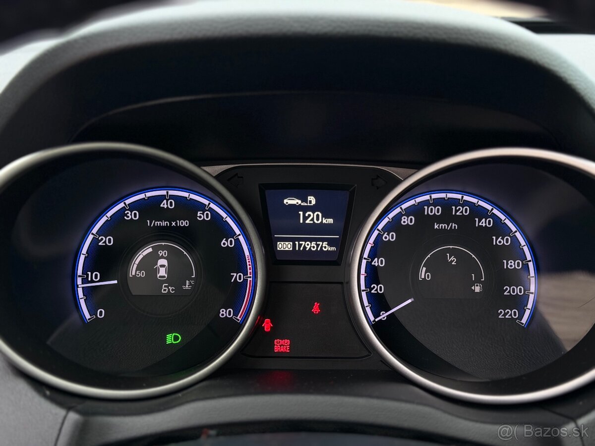 Hyundai ix35 2.0i 4WD manuál - 8