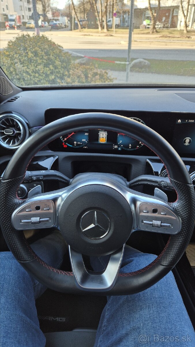 Mercedes-Benz A180 AMG,2022 - 8