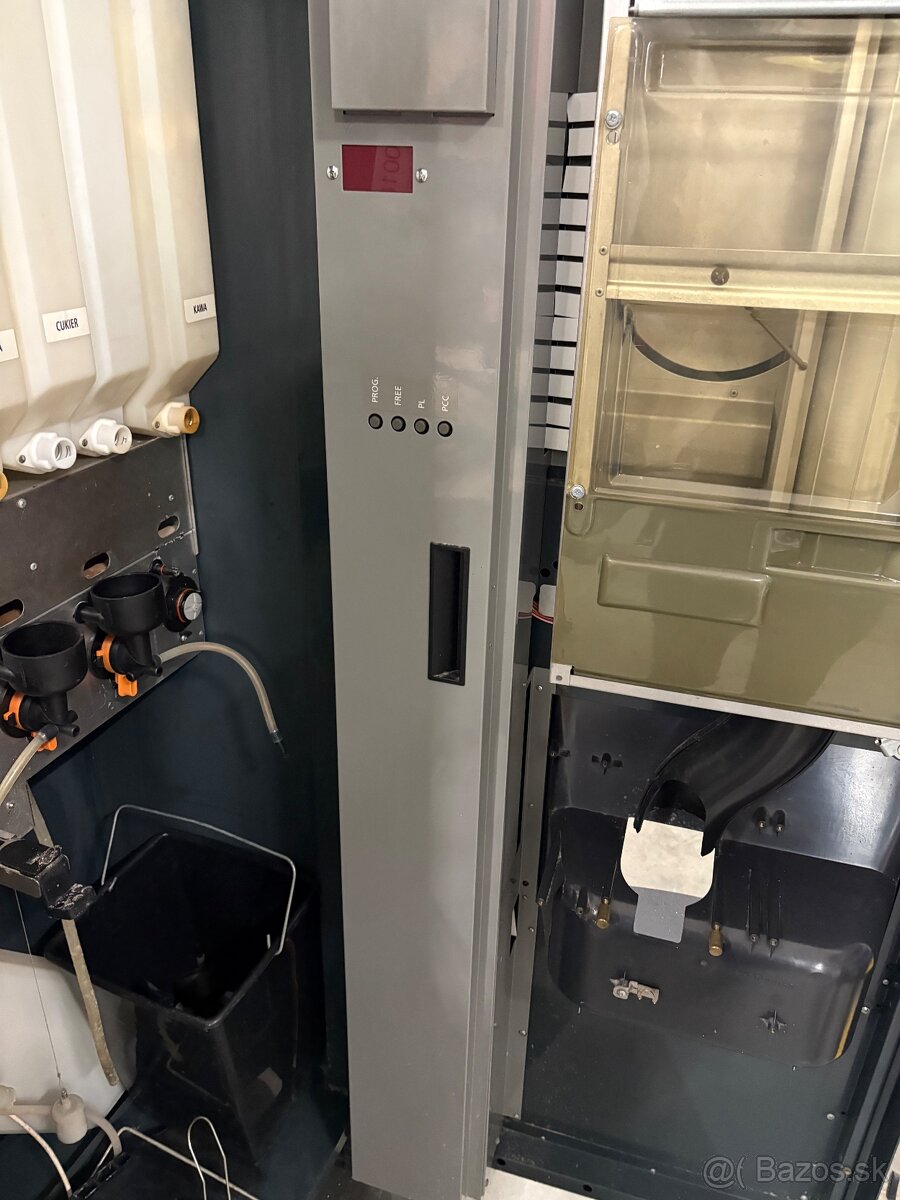 Predam kavomat Rheavendors - 8