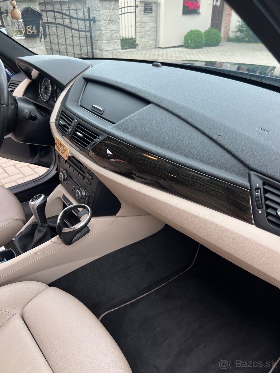 BMW X1 xDrive 18d - 8