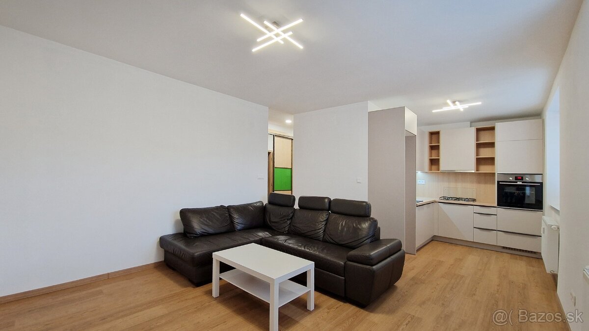 2 izbový byt na skvelom mieste, M. Mišíka, Prievidza - 8