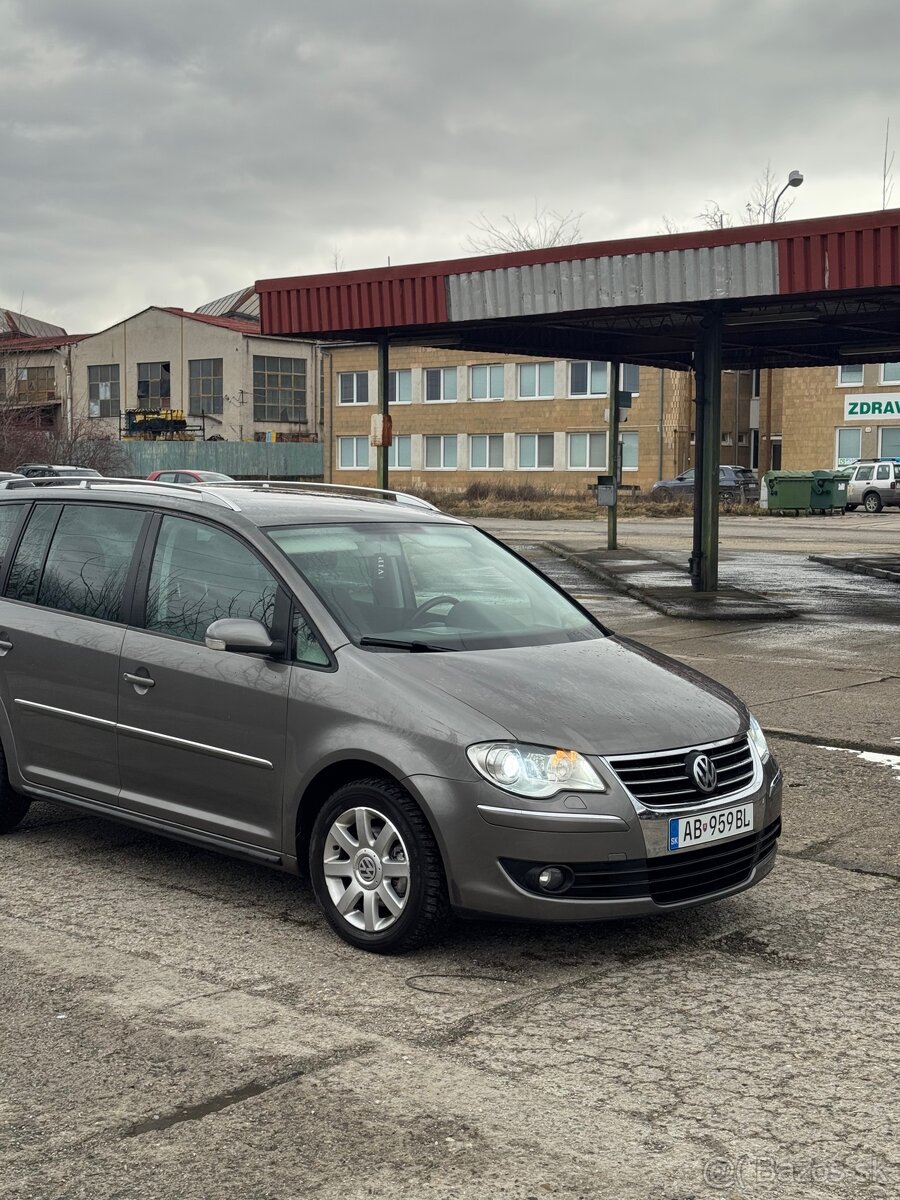 VW TOURAN - 8
