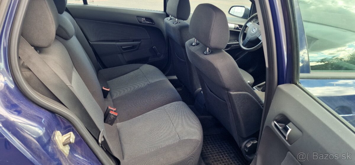 Opel Astra H 1.6i 16V kombi - 8