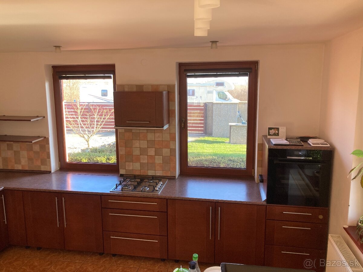 Kuchynská linka - 8