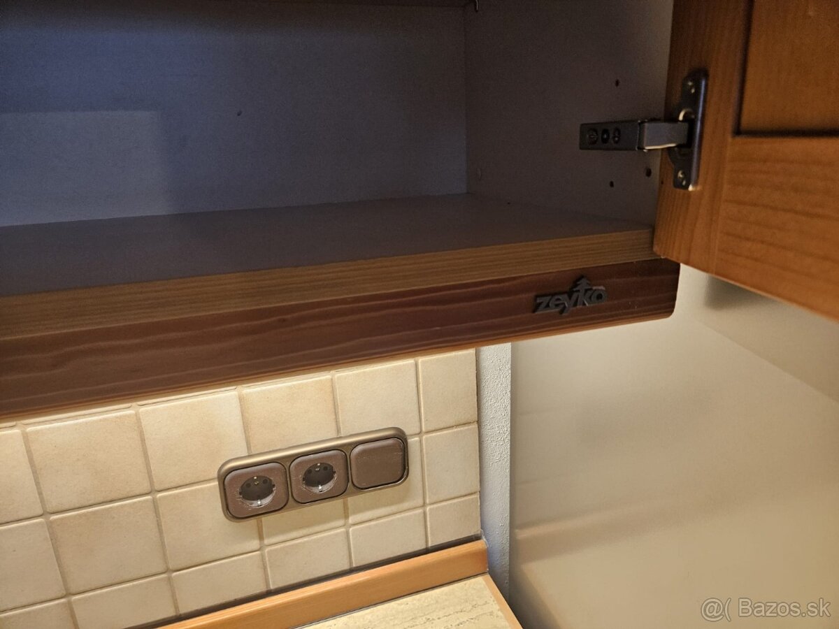 Masívna kuchynská linka z Nemecka so spotrebičmi - 8