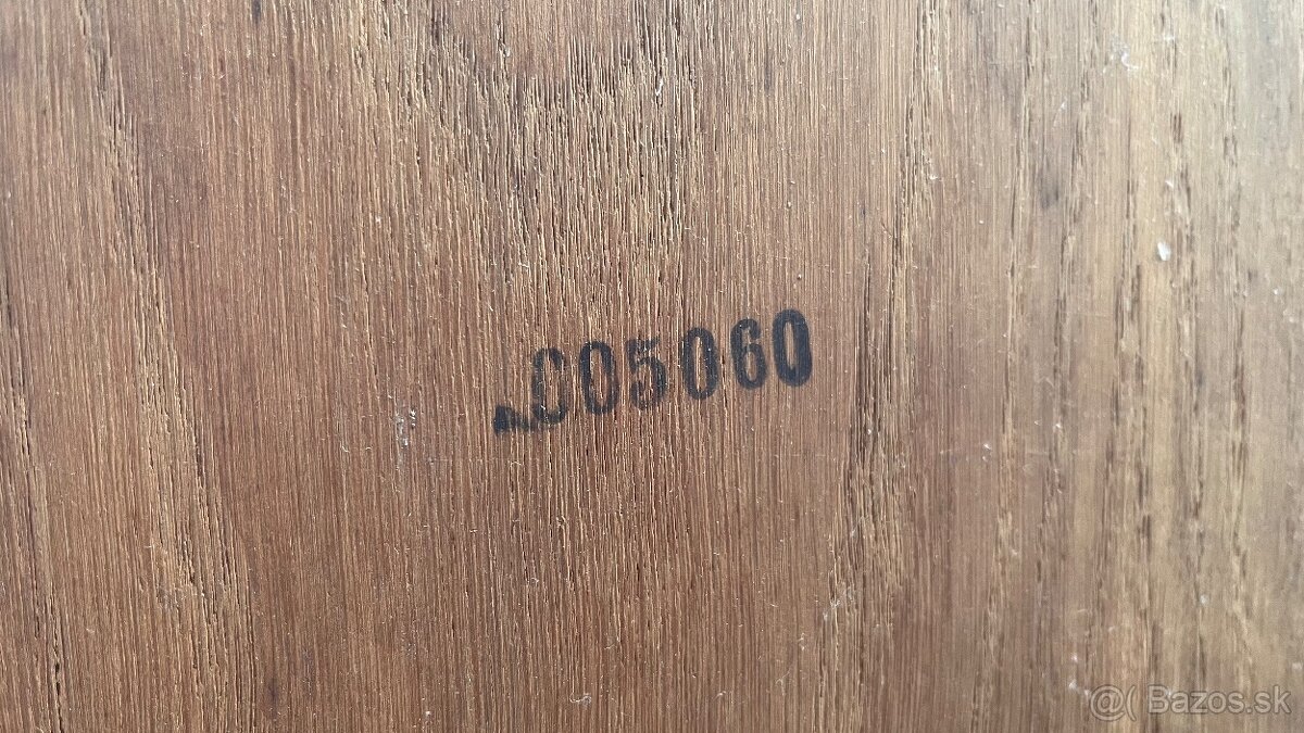 Gramofónová skrinka - 8