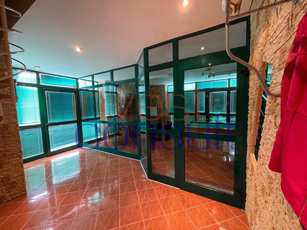 2278 NA PREDAJ V KOMÁRNE KOMPLEX BUDOV - 8