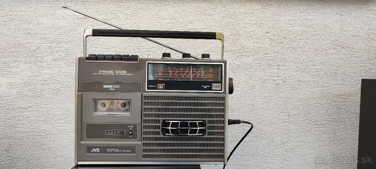 Radiomagnetofon JVC - 8