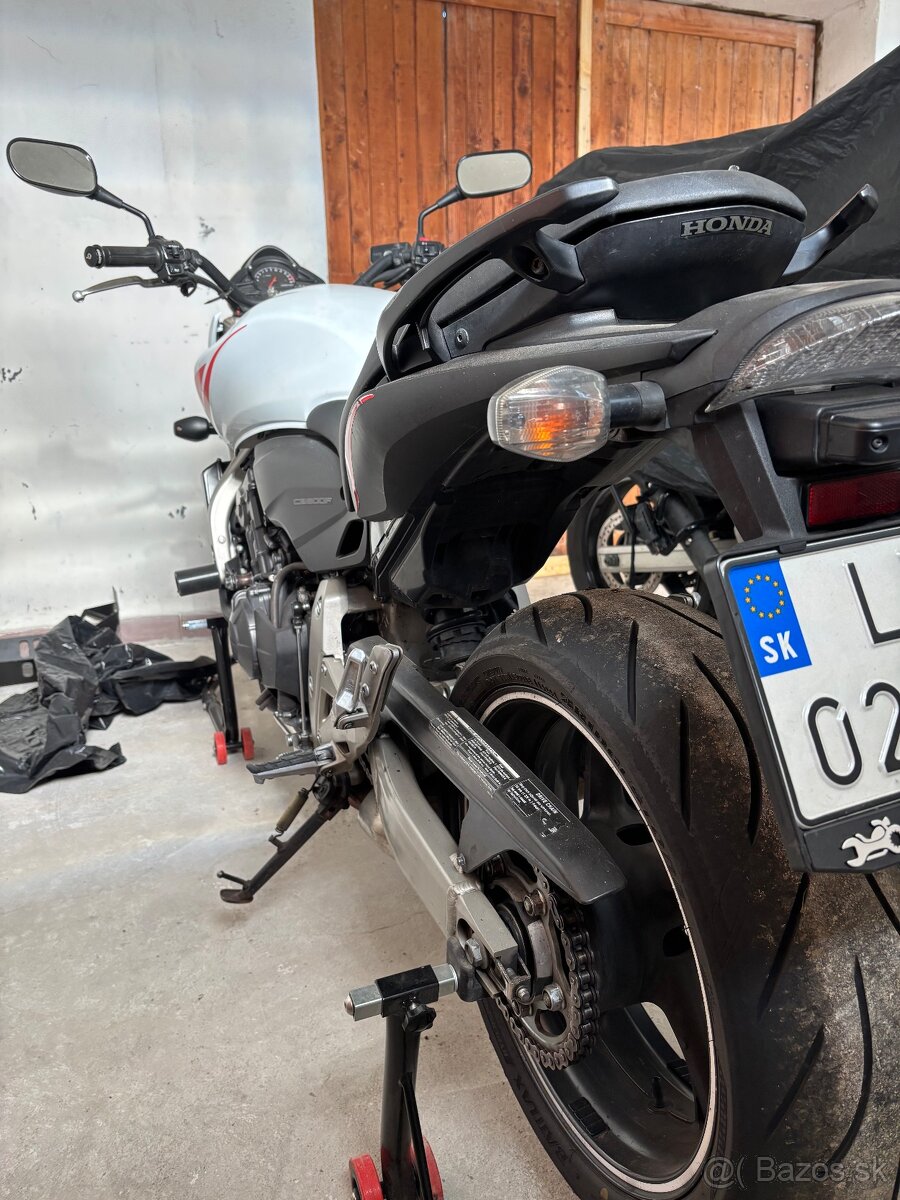 Honda Hornet 600 - 8