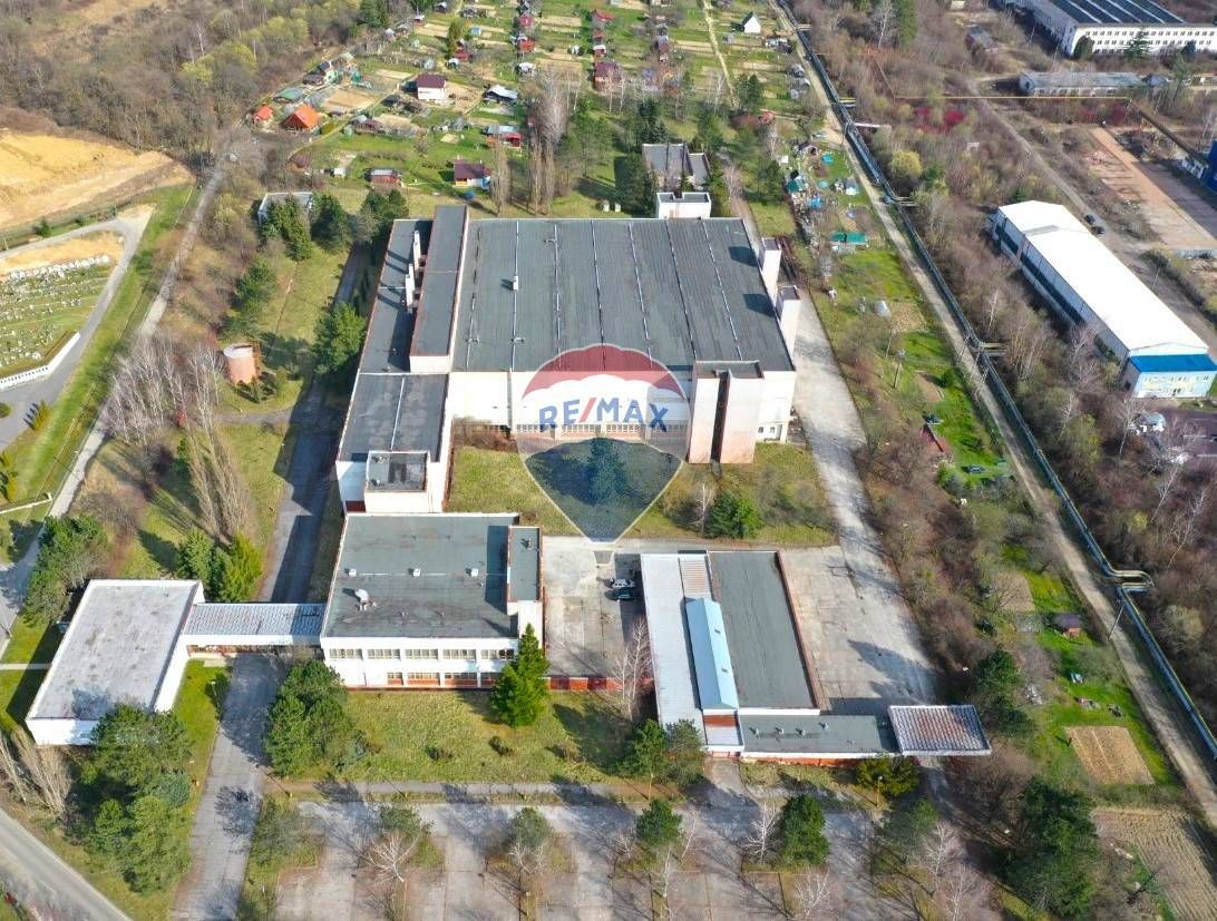 Priemyselný areal 51000m2, Budovy, sklady, výrobné haly, Sn - 8