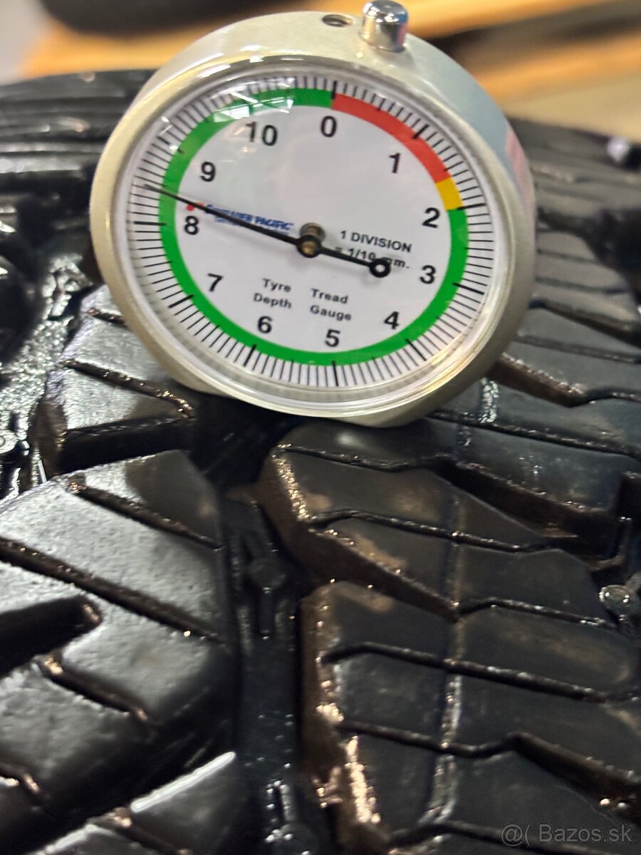 Pneu 265/60R18 A/T - 8