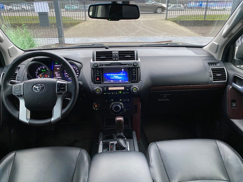 Toyota Land Cruiser 2.8 D-4D Executive A/T - 8