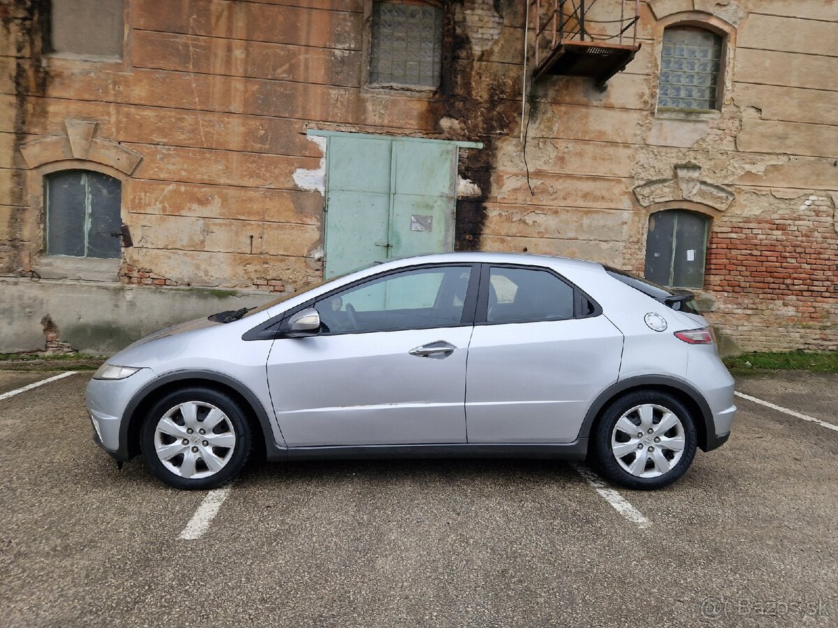 Honda Civic VIII 1.8 i-VTEC Ufo - 8