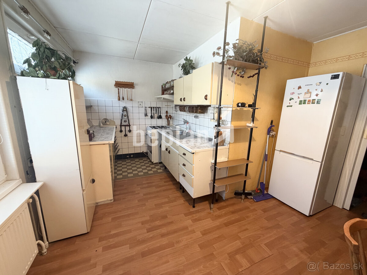 Na predaj rodinný dom v obci Valča - 8