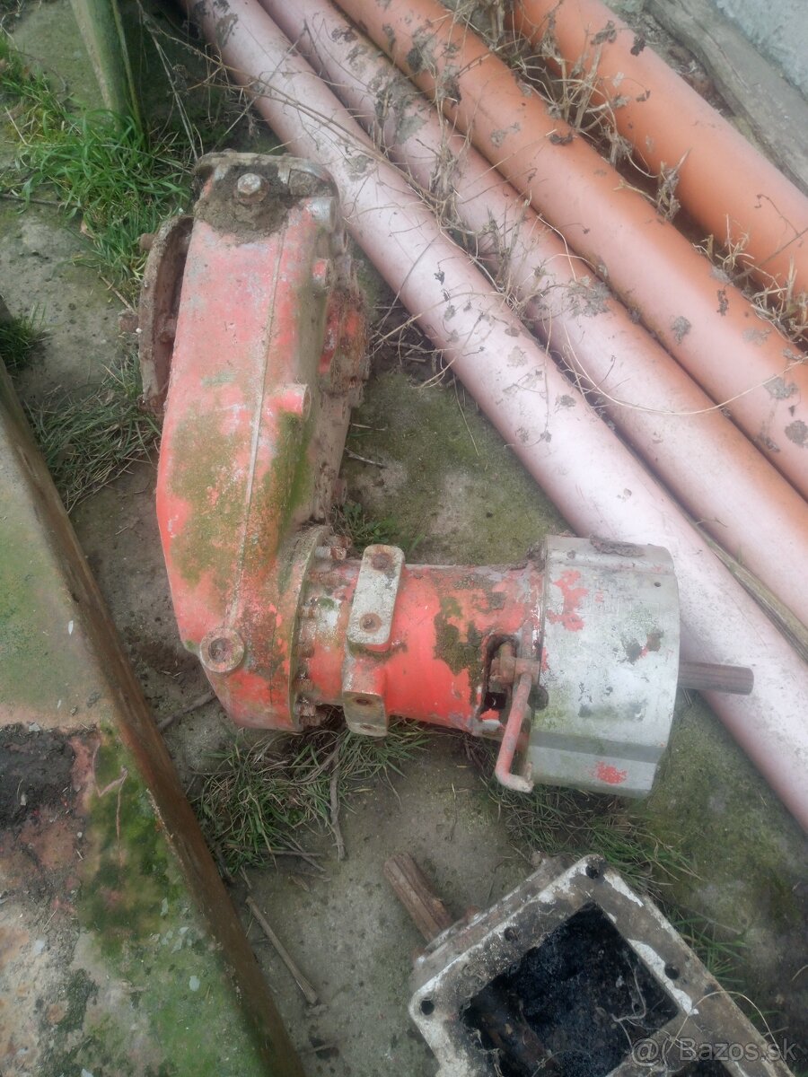 Náhradní díly na Traktor RS09 - 8