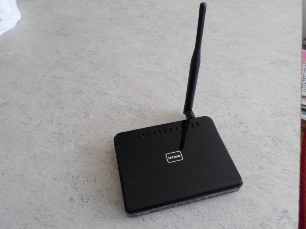 🔴 D-LINK 🔴 DIR-600 🔴 WiFi R O U T E R 🔴 - 8