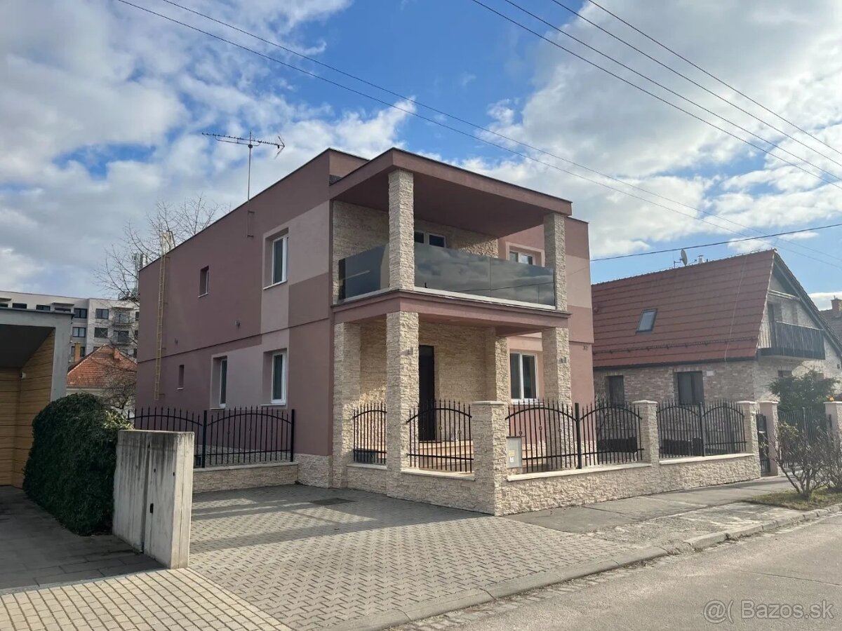 2 izbový byt v RD, na prenájom, 2 x parkovania, Inovecká - 8