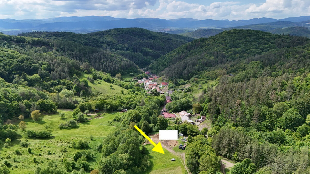 VEĽKÝ STAVEBNÝ POZEMOK (2178 m2) NA VÝSTAVBU DOMU V ZH - 8