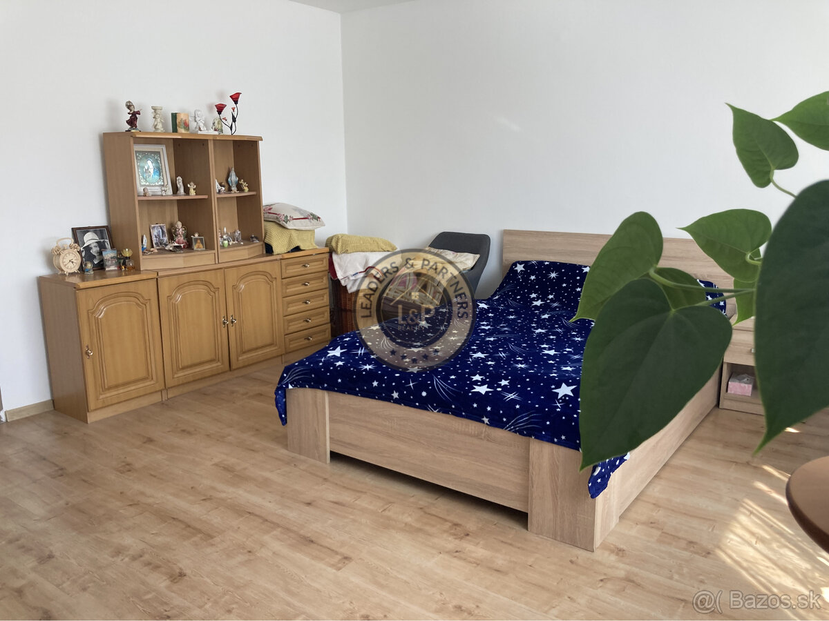 PREDAJ rodinný dom Bezenye - 8