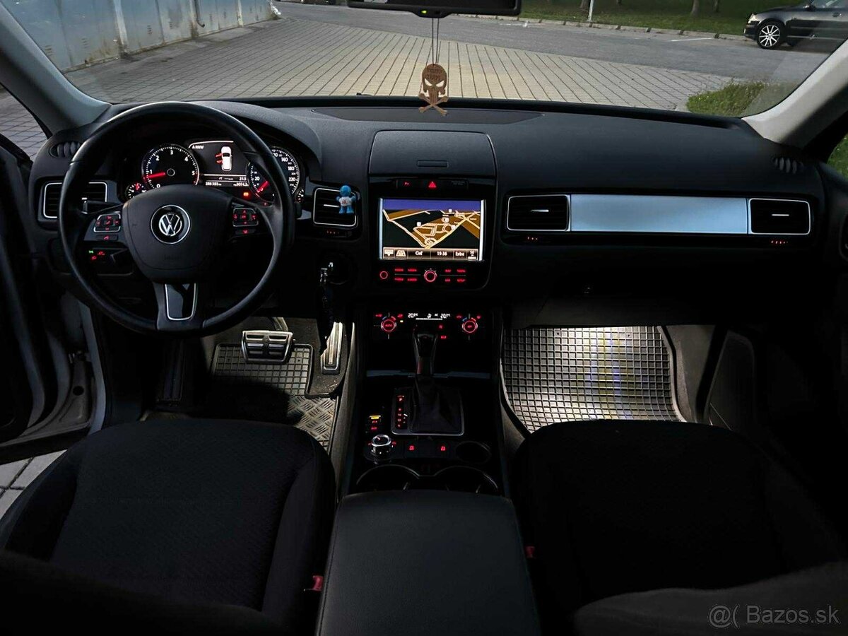 Predám/vymením Volkswagen Touareg 3.0 TDI V6 176 kW 4x4 - 8