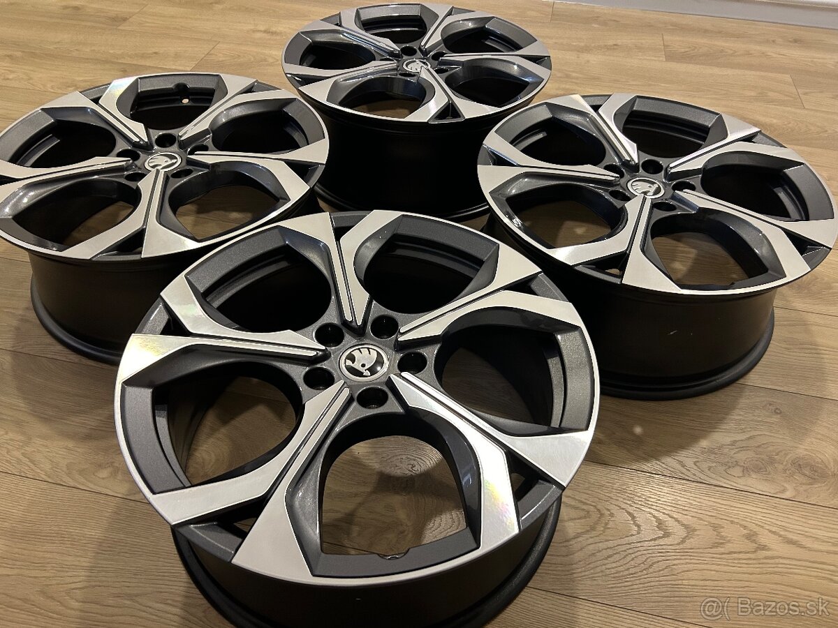 Originální alu kolesa R19 Škoda Octavia RS - 8