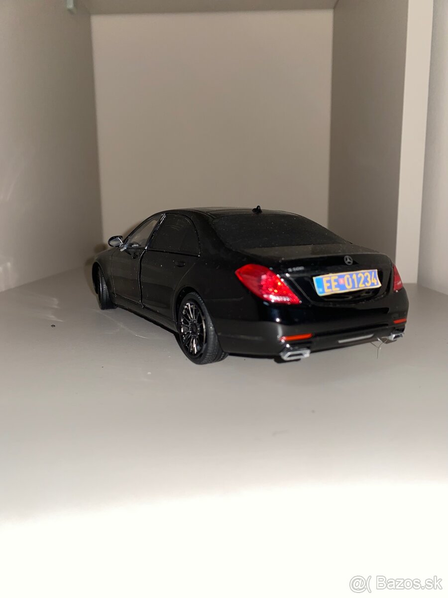 Predám modely aut 1:24 - 8