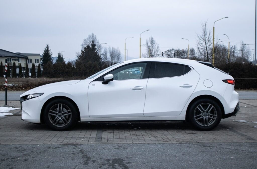 Mazda 3 90kW (2020). - 8