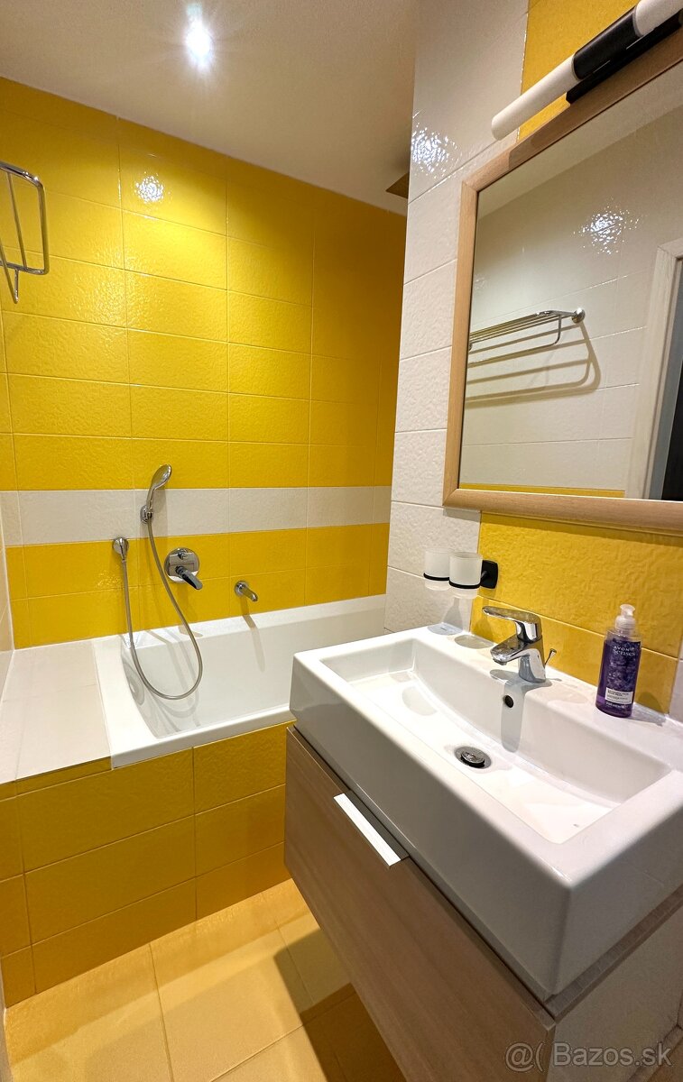 1 Izbový byt Nábrežie - len 2 minúty pešo do Centra - 8