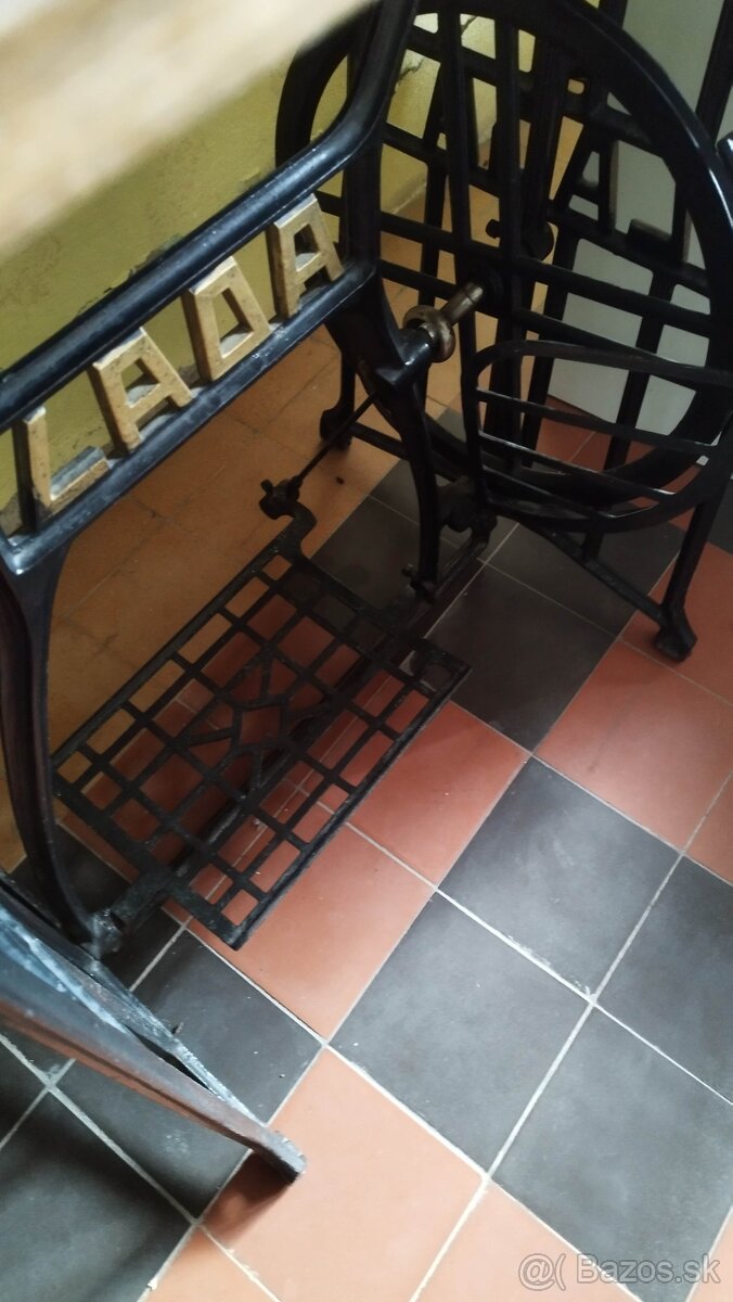 šijaci stroj LADA - 8