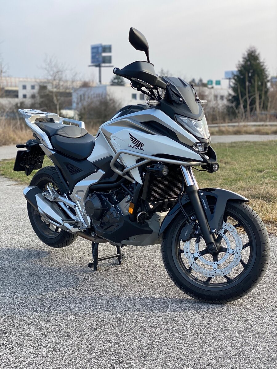 Honda NC750X - 8
