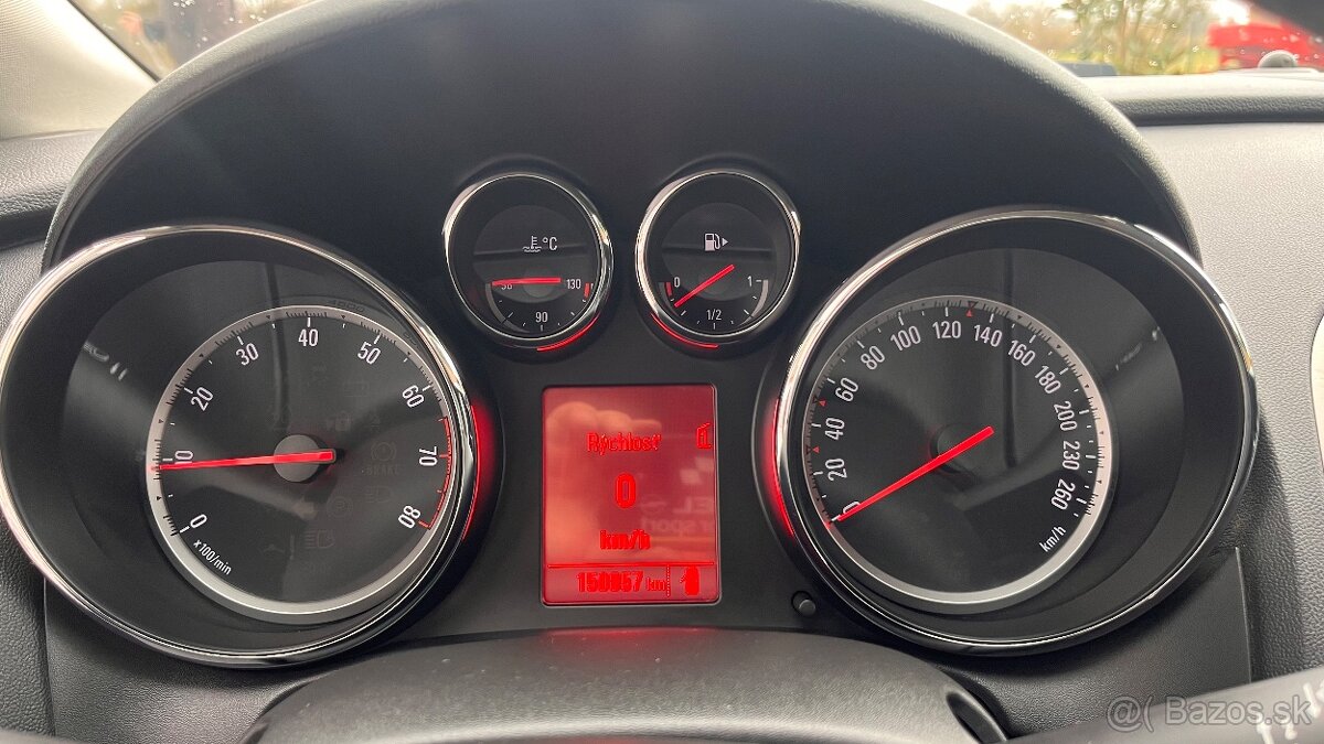 Opel Astra J 2013 / Nova STK EK - 8