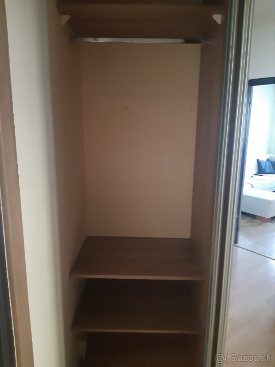 Vstavaná skrina - 8